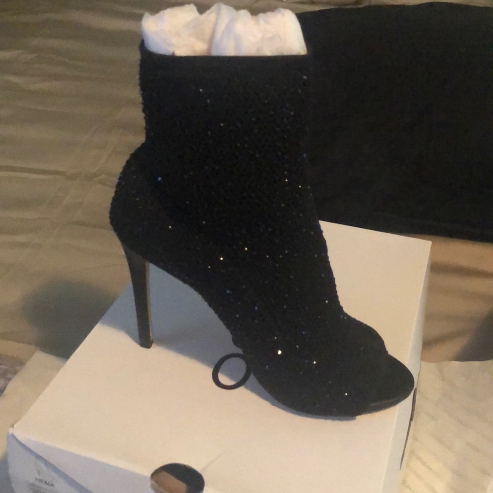 Sparkly open toe stretch booties